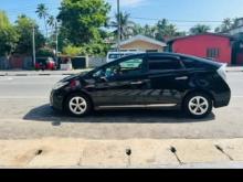 https://riyasewana.com/uploads/toyota-prius-s-1011521217795.jpg