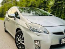 https://riyasewana.com/uploads/toyota-prius-s-10942596444.jpg