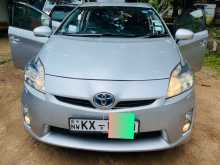 Toyota Prius S Touring 3rd Gen. 2011 Car