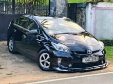 Toyota PRIUS S LED 2013 Car