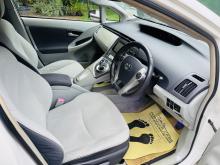 https://riyasewana.com/uploads/toyota-prius-s-114111417675.jpg