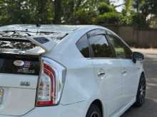 https://riyasewana.com/uploads/toyota-prius-s-121227094233.jpg