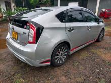 Toyota Prius S LED 2015 Car