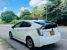 Toyota Prius S LED 2015 Car