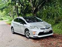 Toyota PRIUS S LED 2012 Car