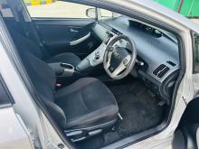 https://riyasewana.com/uploads/toyota-prius-s-1518322217366.jpg