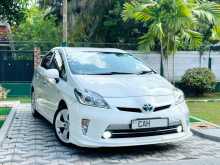 Toyota PRIUS S LED 2013 Car