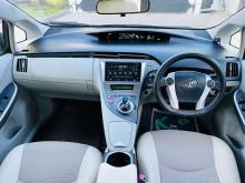 https://riyasewana.com/uploads/toyota-prius-s-1521271717976.jpg