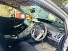 https://riyasewana.com/uploads/toyota-prius-s-171113314112.jpg
