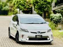 Toyota PRIUS S LIMITED 2014 Car