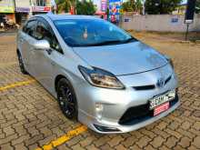 Toyota Prius S LED 2015 Car