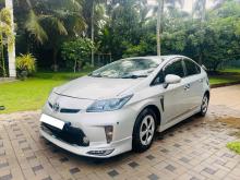 https://riyasewana.com/uploads/toyota-prius-s-18495324521.jpg
