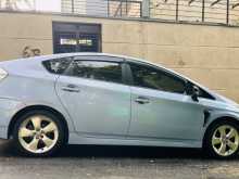 Toyota Prius S 2011 Car