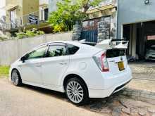 https://riyasewana.com/uploads/toyota-prius-s-2013-112452512854.jpg