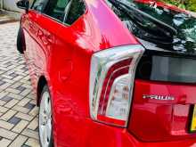 https://riyasewana.com/uploads/toyota-prius-s-2013-117381312073.jpg
