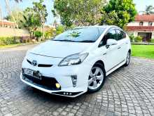 Toyota Prius S Touring 2013 Car