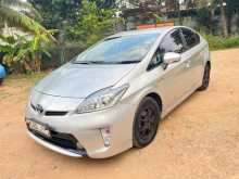 Toyota Prius S Grade 2013 Car