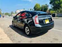 https://riyasewana.com/uploads/toyota-prius-s-2013-2513404112762.jpg
