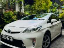 Toyota PRIUS S LED 2013 Car