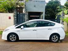 https://riyasewana.com/uploads/toyota-prius-s-2013-320195112812.jpg