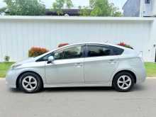 https://riyasewana.com/uploads/toyota-prius-s-2013-516224112562.jpg