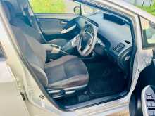 https://riyasewana.com/uploads/toyota-prius-s-2014-2318485212804.jpg