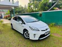 Toyota PRIUS S LED 2014 Car