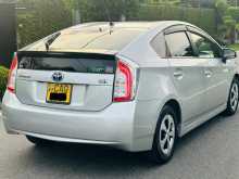 https://riyasewana.com/uploads/toyota-prius-s-2014-297443212272.jpg