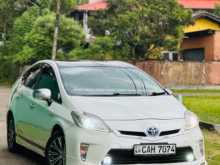 Toyota Prius S LED 2015 Car