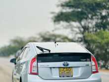 https://riyasewana.com/uploads/toyota-prius-s-2014-410033312234.jpg