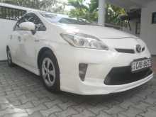 Toyota Prius S Grade 2014 Car