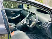 https://riyasewana.com/uploads/toyota-prius-s-2014-712222812863.jpg