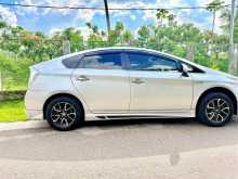 Toyota Prius S LED 2015 Car