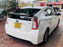 https://riyasewana.com/uploads/toyota-prius-s-21040494543.jpg