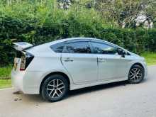 Toyota Prius S Touring 2011 Car