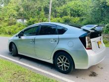 https://riyasewana.com/uploads/toyota-prius-s-211134046655.jpg