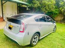 Toyota Prius S 2013 Car