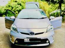 Toyota PRIUS S Limited 2013 Car