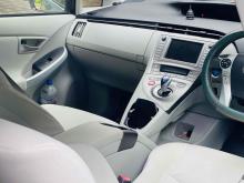 https://riyasewana.com/uploads/toyota-prius-s-2216211524462.jpg