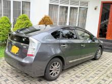 https://riyasewana.com/uploads/toyota-prius-s-2316565417296.jpg