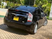 https://riyasewana.com/uploads/toyota-prius-s-2410595924711.jpg