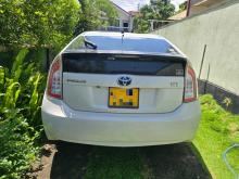 https://riyasewana.com/uploads/toyota-prius-s-2512420617385.jpg