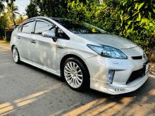 Toyota Prius S TOURING 2017 Car
