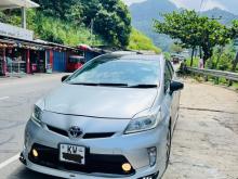 Toyota Prius S Ledi 2012 Car
