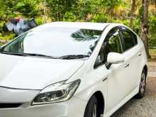 Toyota Prius S 2015 Car