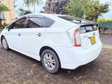 https://riyasewana.com/uploads/toyota-prius-s-3115265622262.jpg