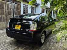 https://riyasewana.com/uploads/toyota-prius-s-383715985.jpg