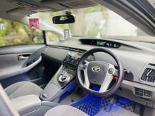 https://riyasewana.com/uploads/toyota-prius-s-420032417515.jpg