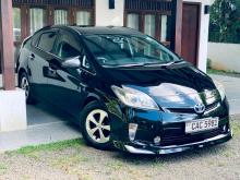 Toyota PRIUS S LED 2013 Car