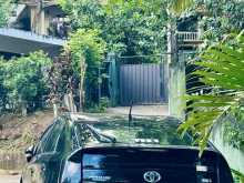https://riyasewana.com/uploads/toyota-prius-s-423120822292.jpg